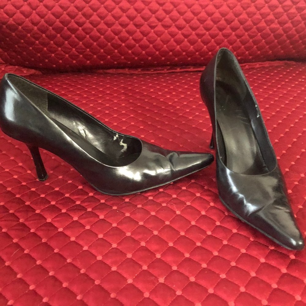 NINE WEST POINTED HEELS IN BLACK